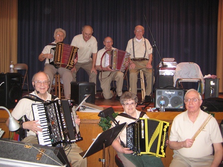 buttonboxsmall.jpg (13491 bytes)